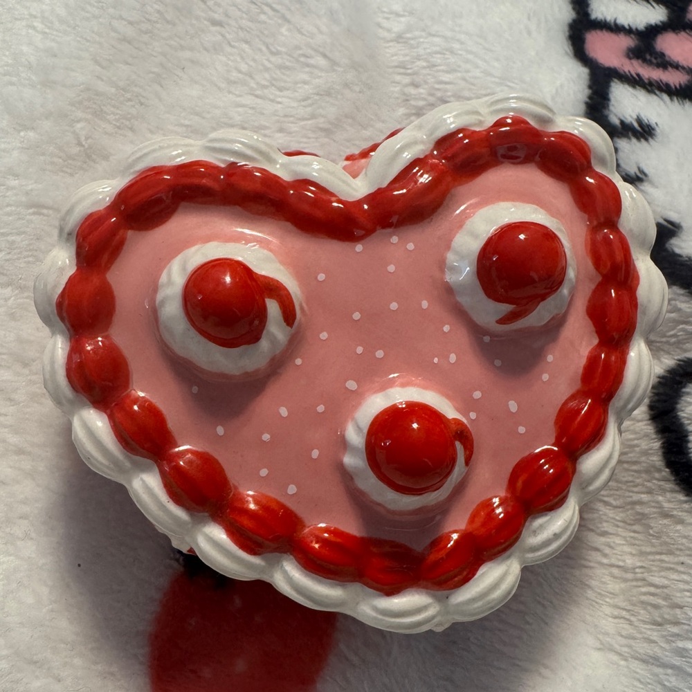 VINTAGE CAKE “LETS EAT CAKE” CERAMIC TRINKET DISH PAPER SOURCE/ BARNES & NOBLE 🎂